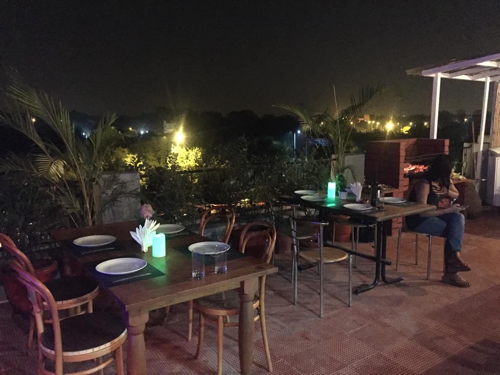 Mykonos Guest House And Spa 뉴델리 외부 사진