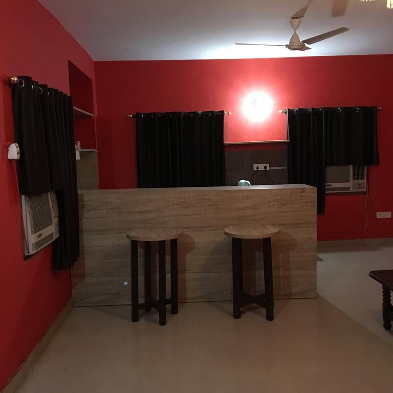 Mykonos Guest House And Spa 뉴델리 외부 사진